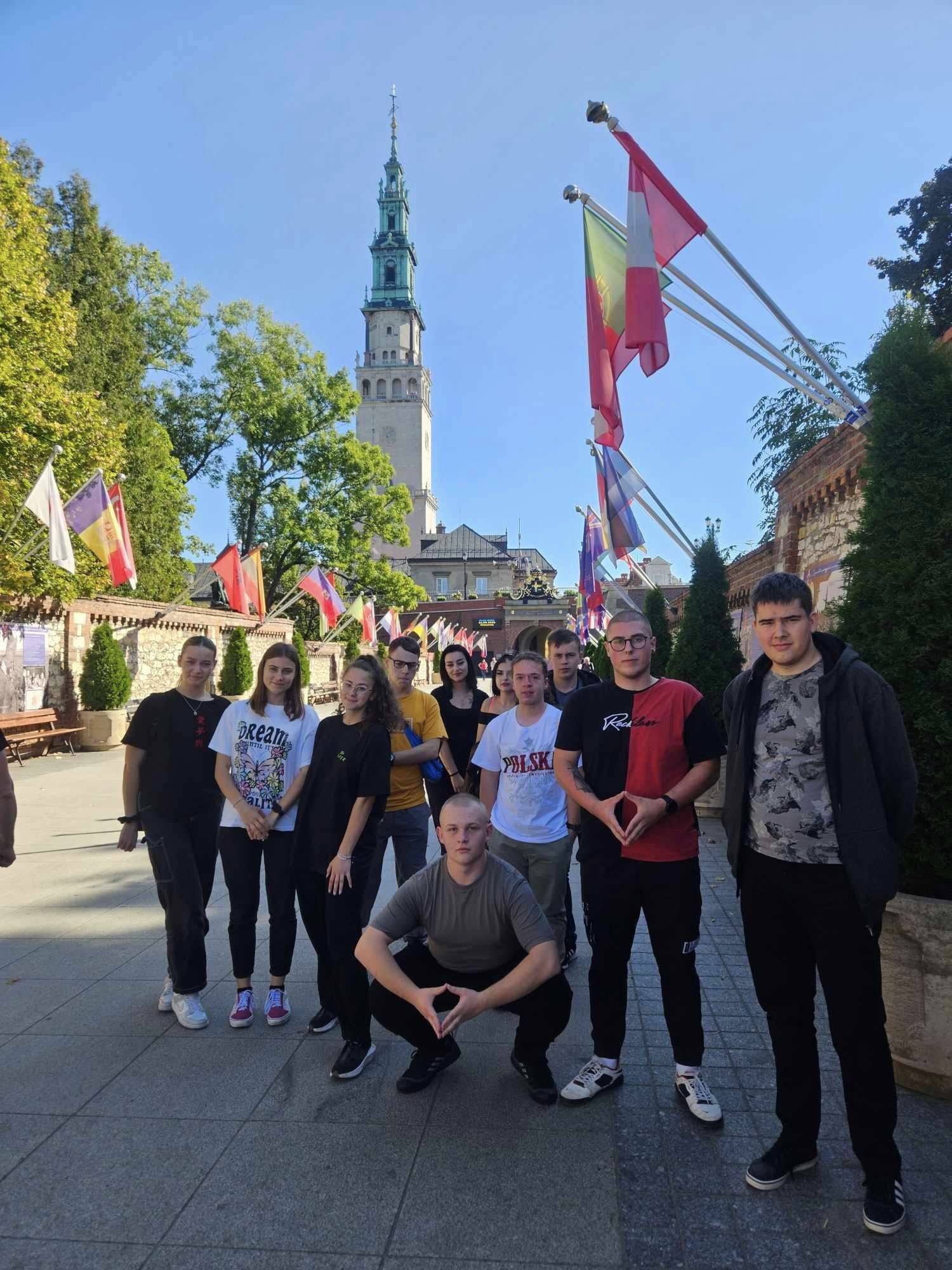 380355468 742677157871214 1569172251128230970 n